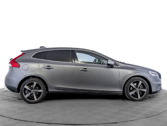 фото Volvo V40 II 2019