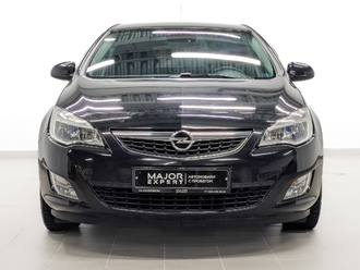 фото Opel Astra J 2011