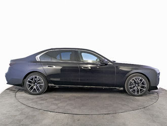 фото BMW 7 (G70) 2024