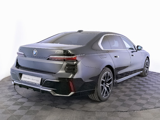 фото BMW 7 (G70) 2024