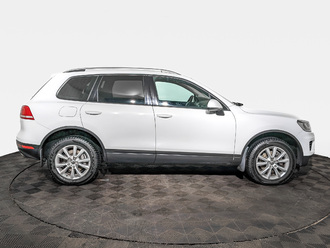 фото Volkswagen Touareg II 2015