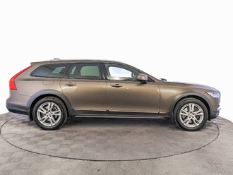 фото Volvo V90 CC 2017