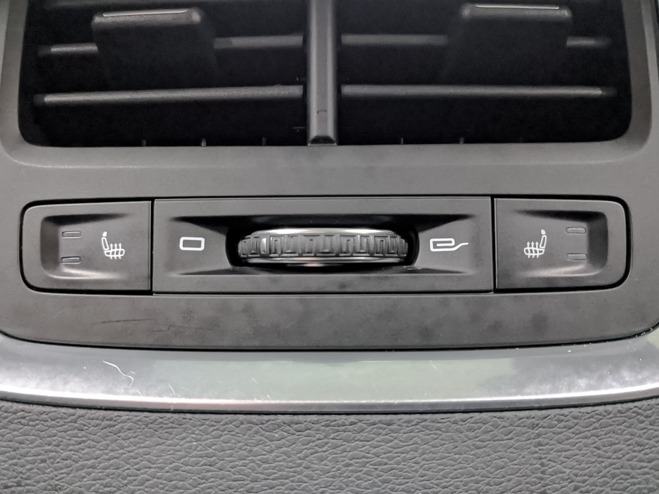 Geely Atlas Pro с пробегом в автосалоне Форис Авто