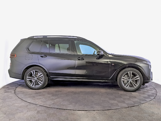 фото BMW X7 (G07) 2024