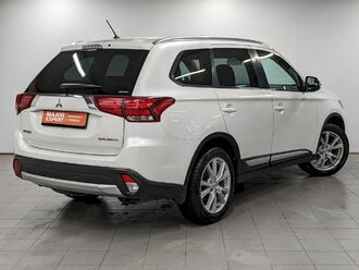 фото Mitsubishi Outlander III 2015