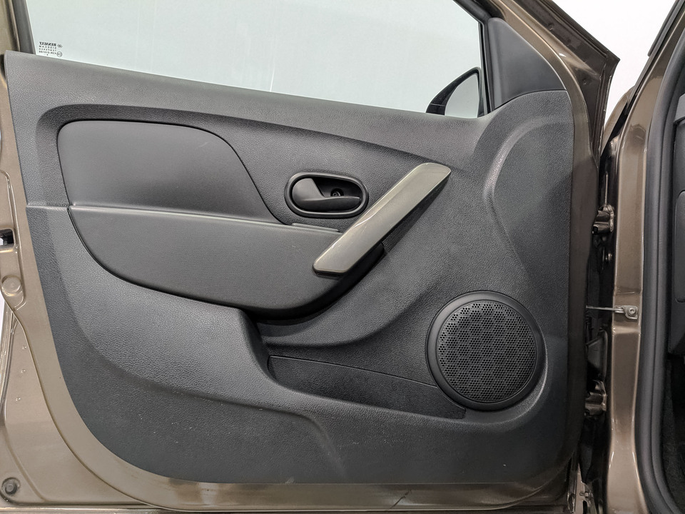 Renault Sandero с пробегом в автосалоне Форис Авто