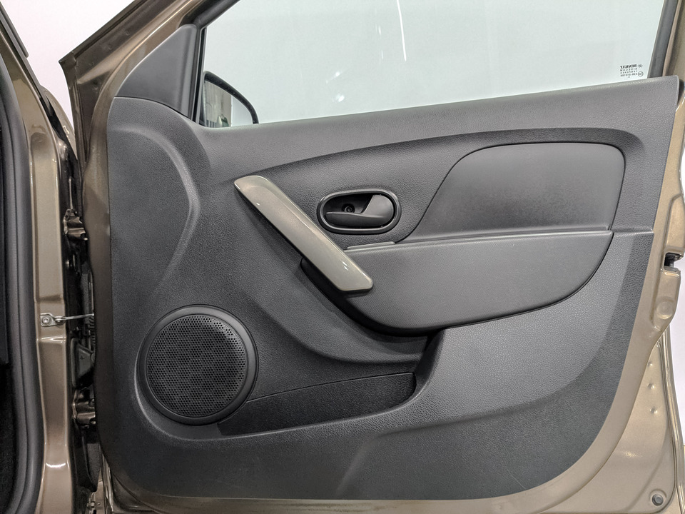 Renault Sandero с пробегом в автосалоне Форис Авто