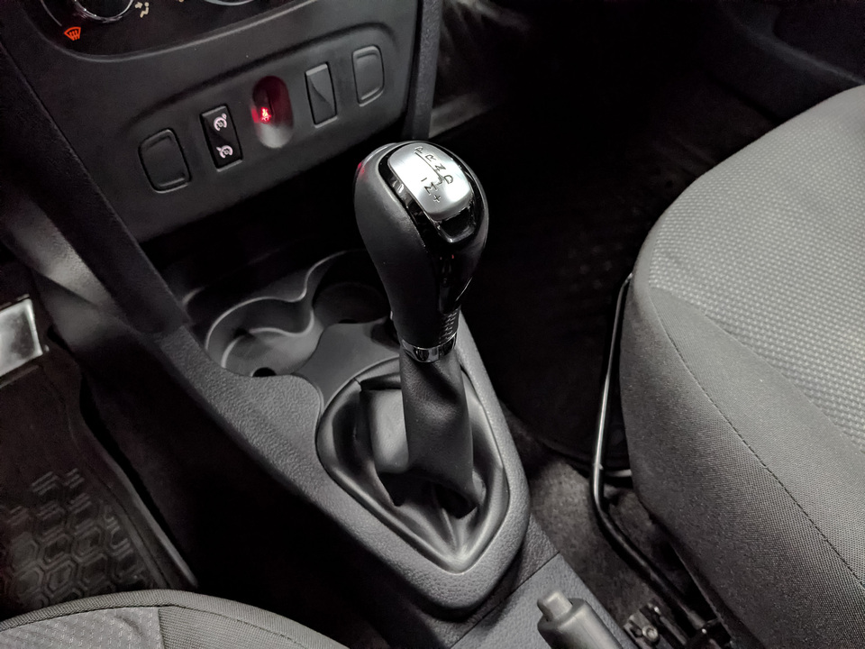 Renault Sandero с пробегом в автосалоне Форис Авто