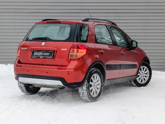 фото Suzuki SX4 2011