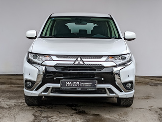 фото Mitsubishi Outlander III 2022
