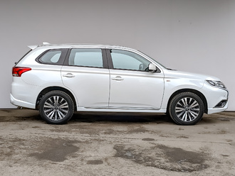 фото Mitsubishi Outlander III 2022