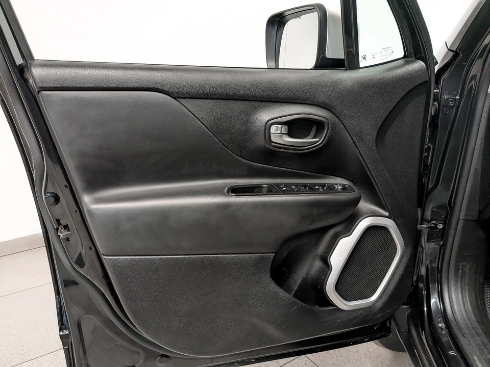 Jeep Renegade с пробегом в автосалоне Форис Авто