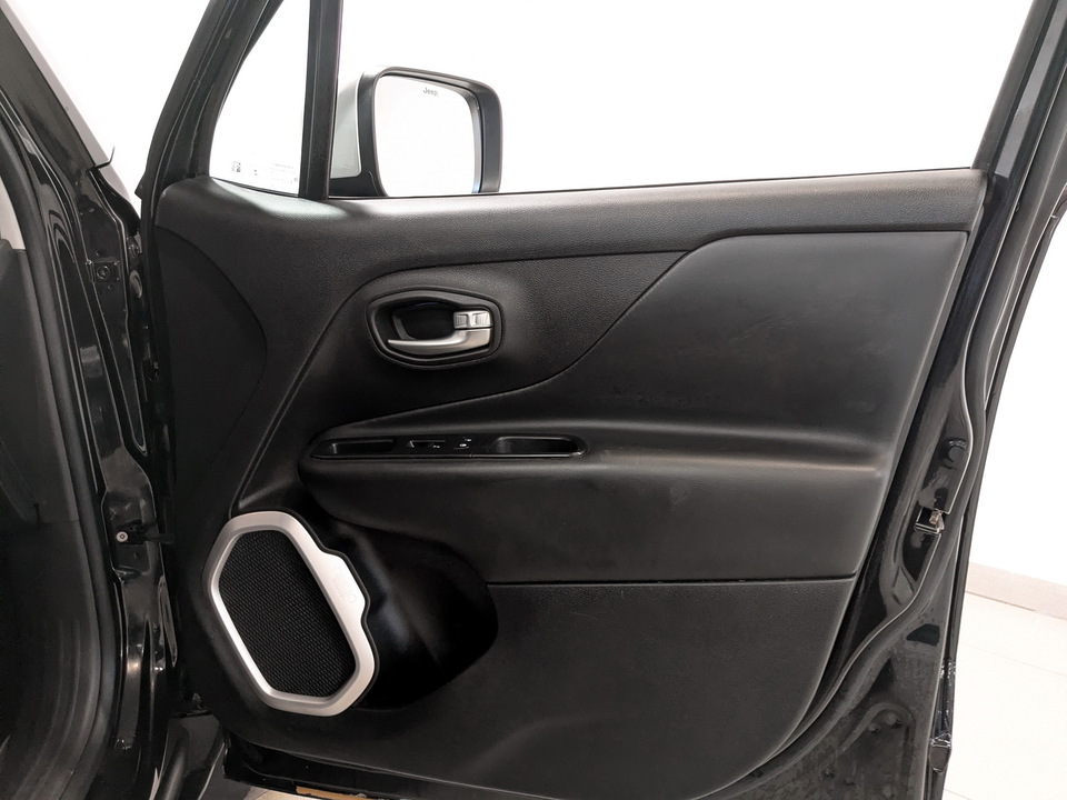 Jeep Renegade с пробегом в автосалоне Форис Авто