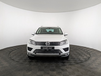фото Volkswagen Touareg II 2016