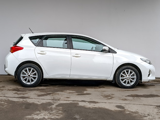 фото Toyota Auris II 2013