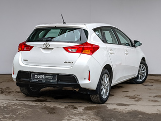 фото Toyota Auris II 2013