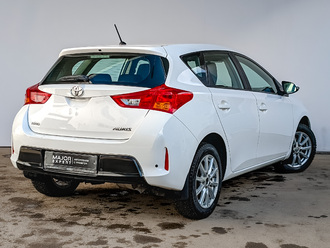 фото Toyota Auris II 2013