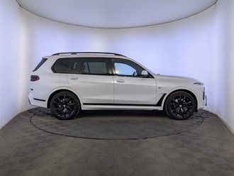 фото BMW X7 (G07) 2023
