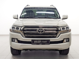 фото Toyota Land Cruiser 200 2020