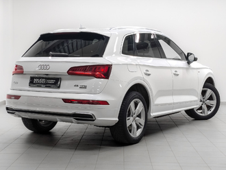фото Audi Q5 (B9) 2018