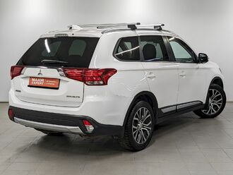 фото Mitsubishi Outlander III 2018