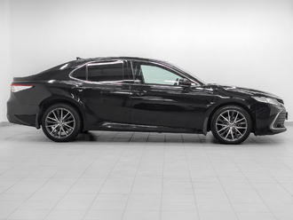 фото Toyota Camry VIII 2021