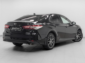 фото Toyota Camry VIII 2021