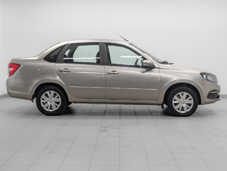 фото Lada Granta II 2022