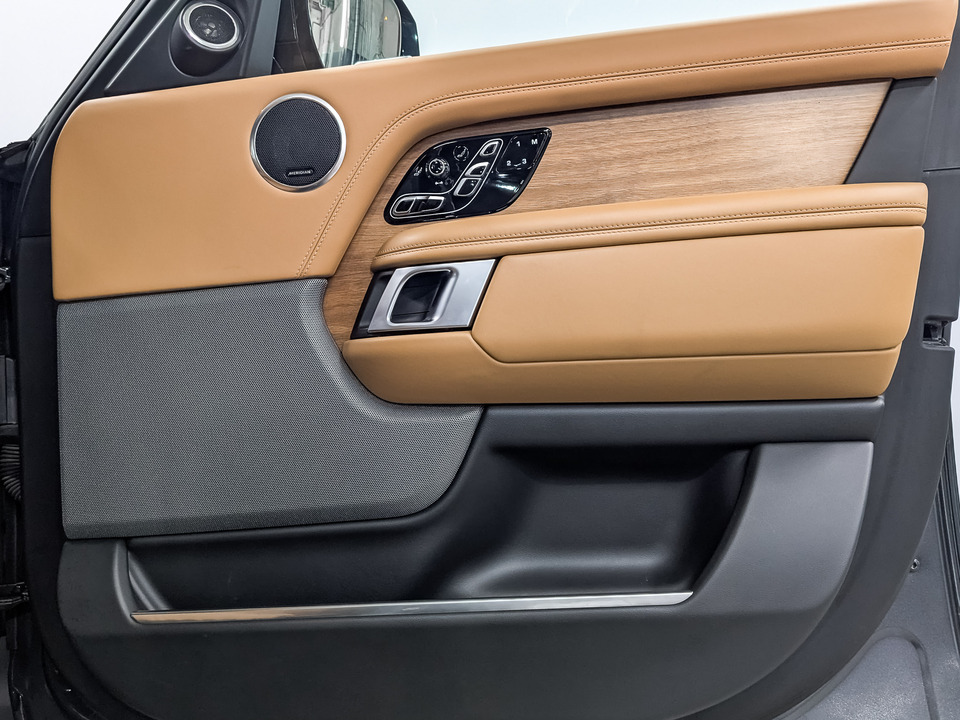 Land Rover Range Rover с пробегом в автосалоне Форис Авто