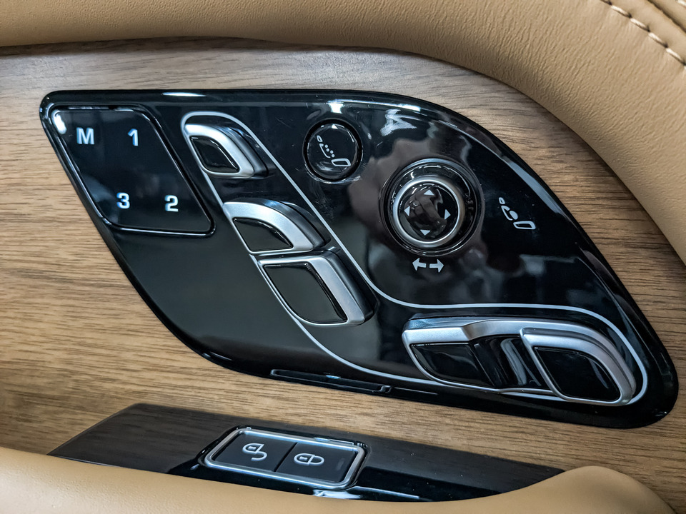 Land Rover Range Rover с пробегом в автосалоне Форис Авто