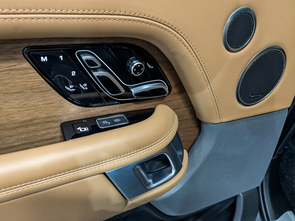 Land Rover Range Rover с пробегом в автосалоне Форис Авто