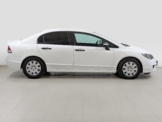 фото Honda Civic VIII 2010