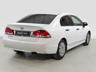 фото Honda Civic VIII 2010