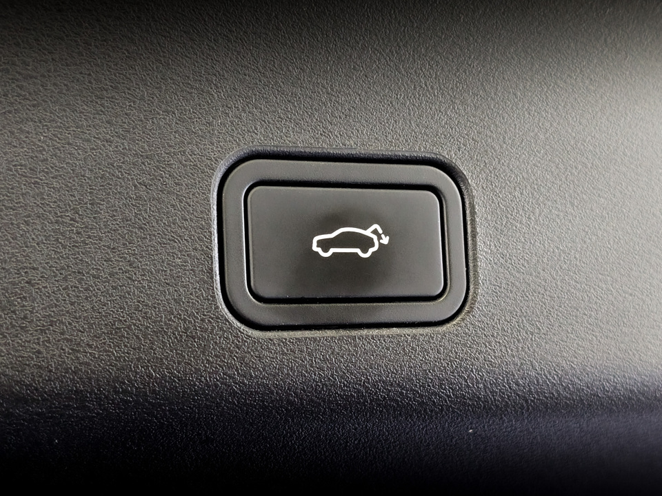 Geely Monjaro с пробегом в автосалоне Форис Авто