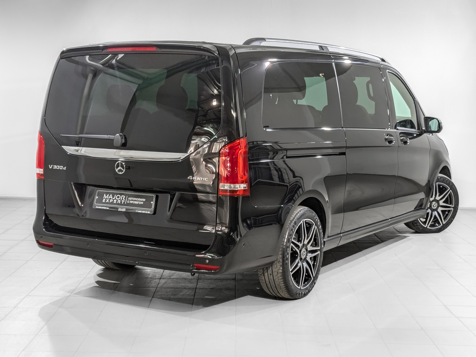 Mercedes-Benz V-Класс 2023 72 885км фото №5