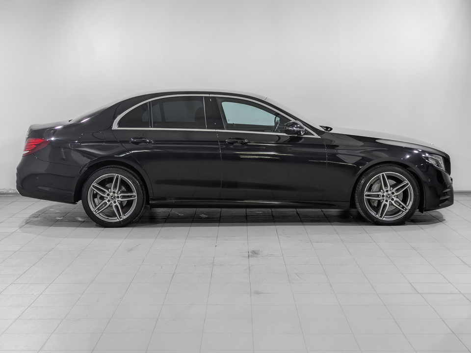Mercedes-Benz E-Класс 2020 85 242км фото №4