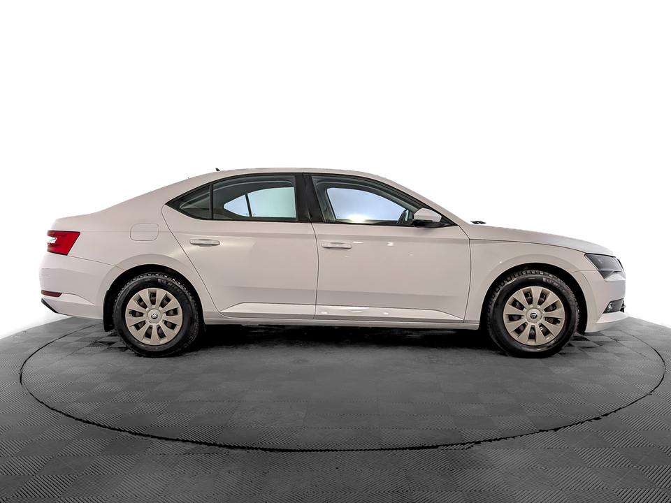 Skoda Superb 2019 94 130км фото №4