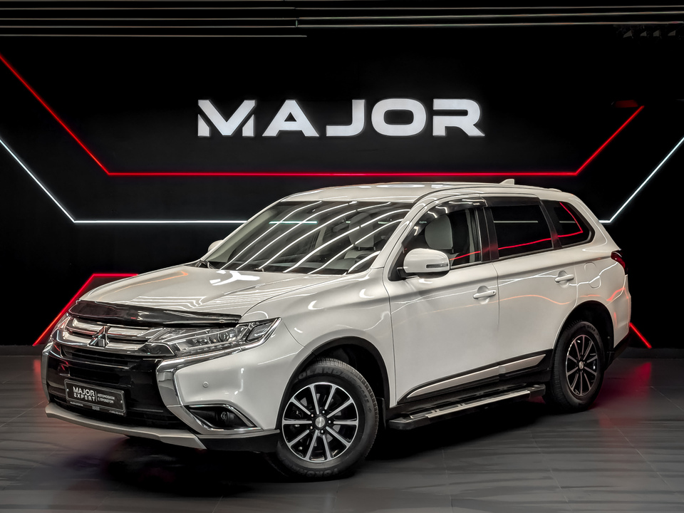 Mitsubishi Outlander 2018 71 986км фото №1