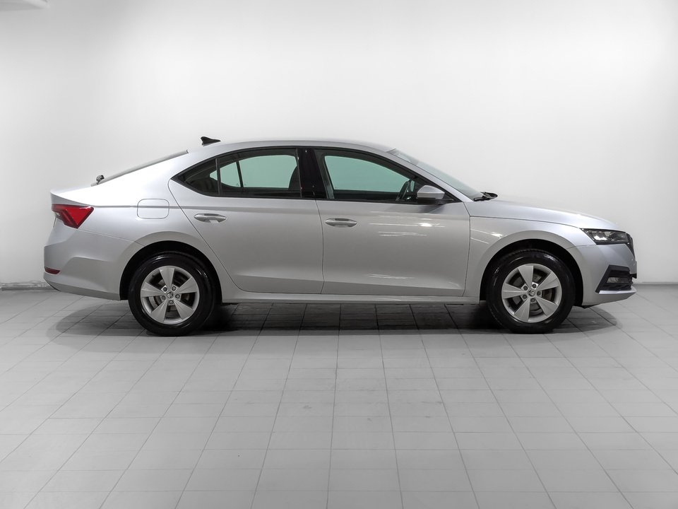 Skoda Octavia 2021 79 688км фото №4