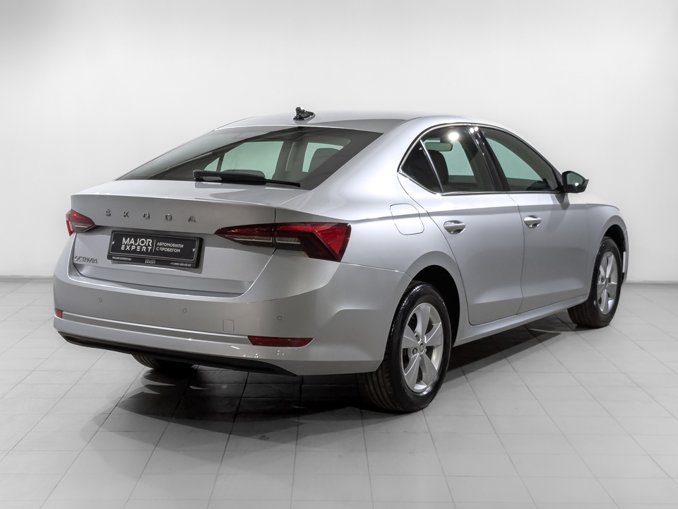 Skoda Octavia 2021 79 688км фото №5