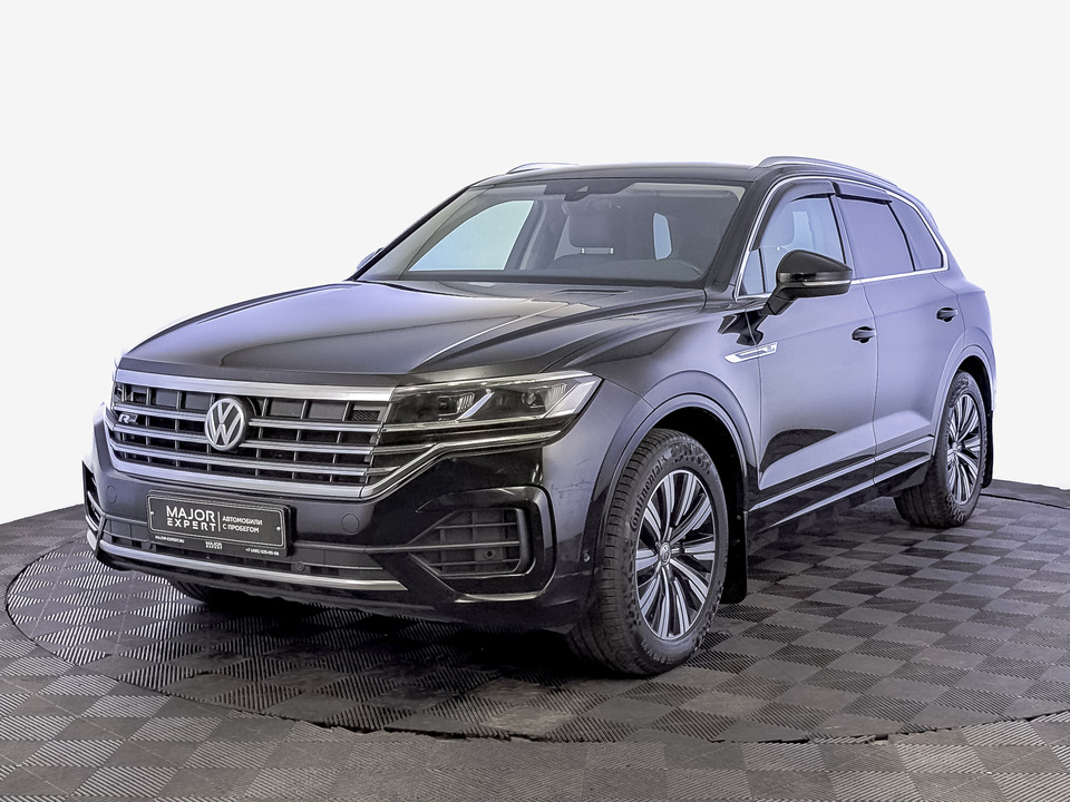 Volkswagen Touareg 2018 136 228км фото №1