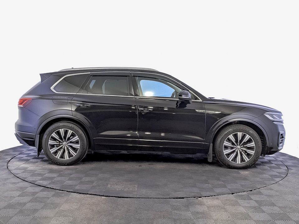 Volkswagen Touareg 2018 136 228км фото №4