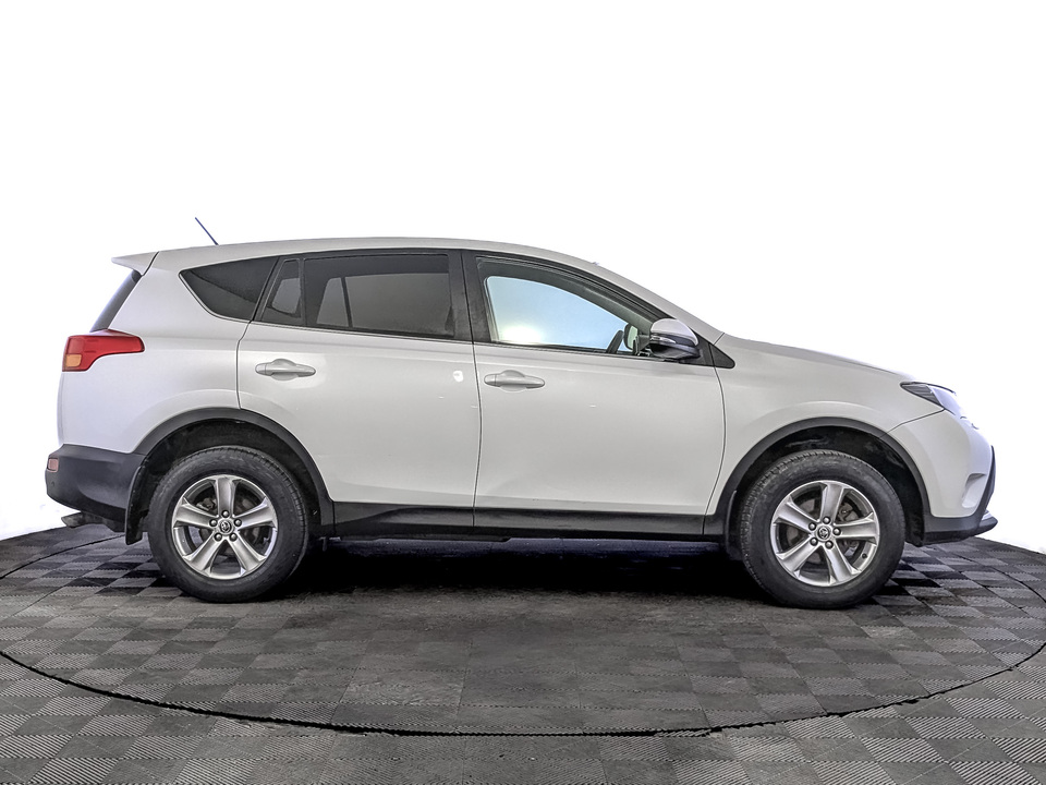 Toyota Rav-4 2015 180 630км фото №4