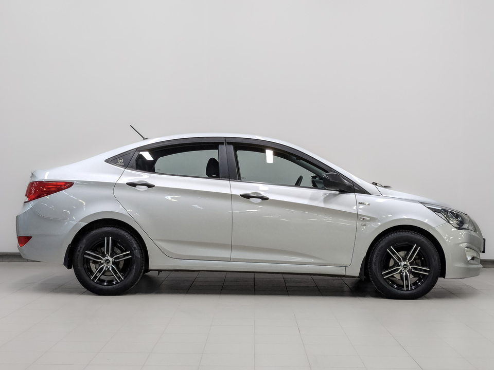 Hyundai Solaris 2015 89 682км фото №4