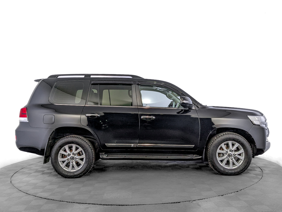 Toyota Land Cruiser 200 2020 136 625км фото №4