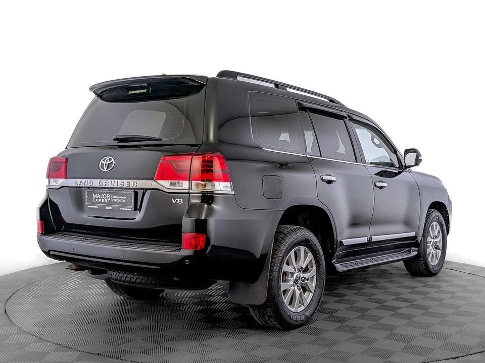 Toyota Land Cruiser 200 2020 136 625км фото №5
