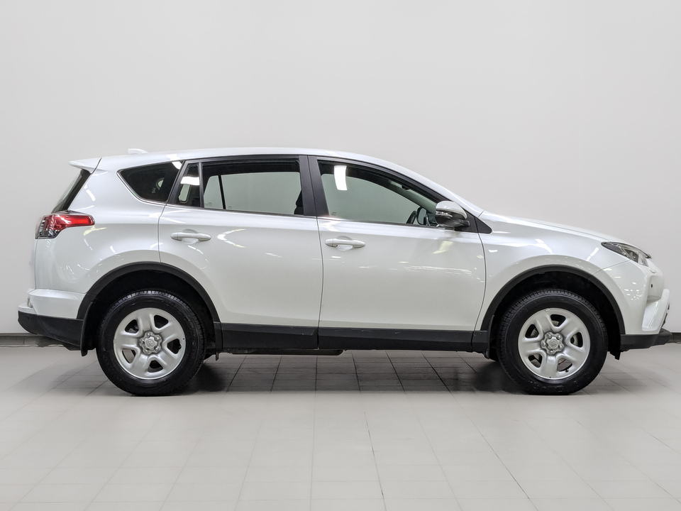 Toyota Rav-4 2018 17 934км фото №4