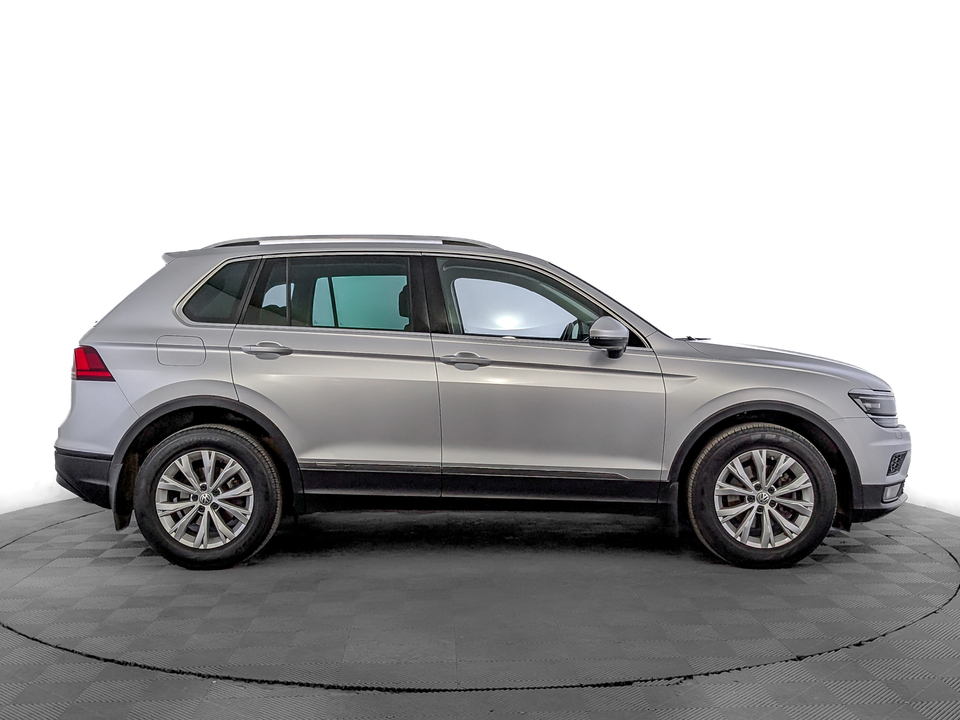 Volkswagen Tiguan 2017 125 740км фото №4