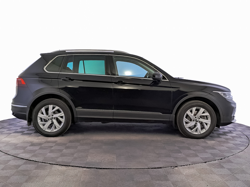 Volkswagen Tiguan 2021 17 314км фото №4