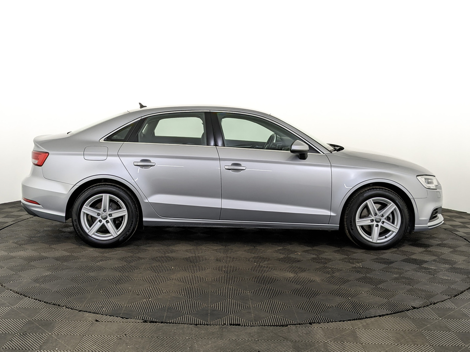 Audi A3 2019 76 148км фото №4